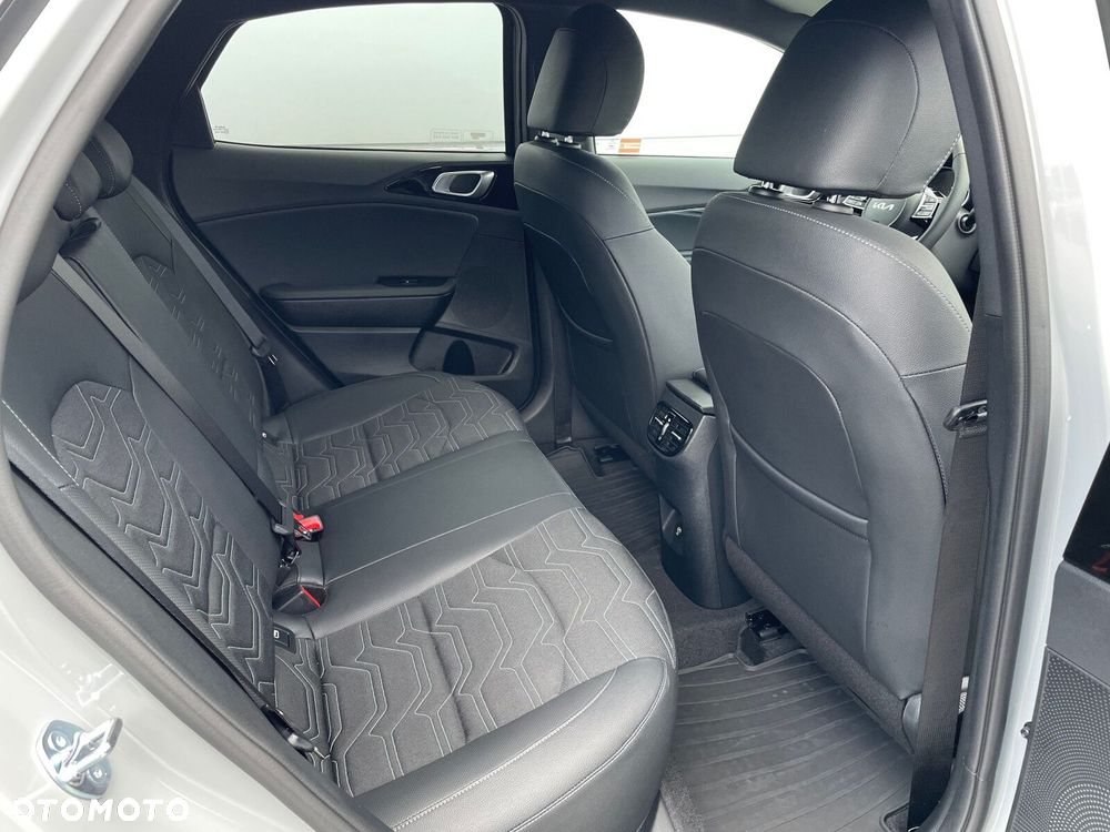 Kia XCeed 1.6 T-GDI Tribute DCT - 14