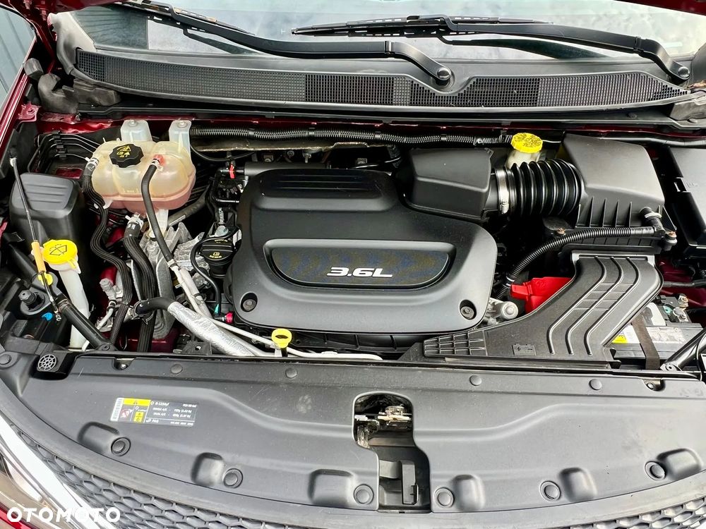 Chrysler Pacifica - 12