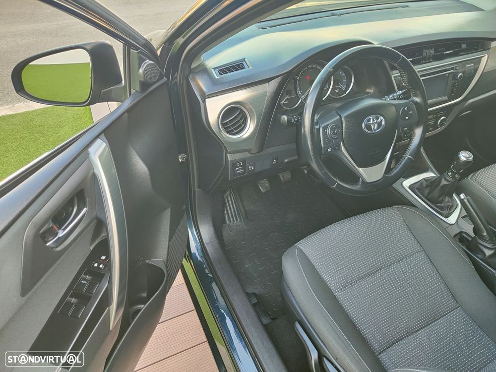 Toyota Auris 1.4 D-4D Com.+P.Sport+Navi - 21