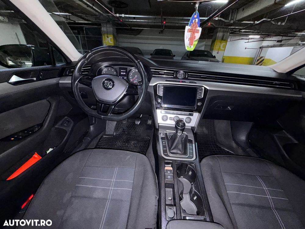 Volkswagen Passat - 11