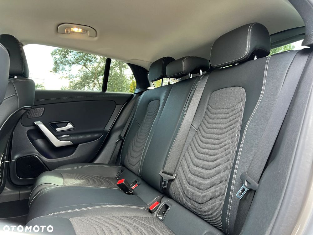 Mercedes-Benz CLA - 24