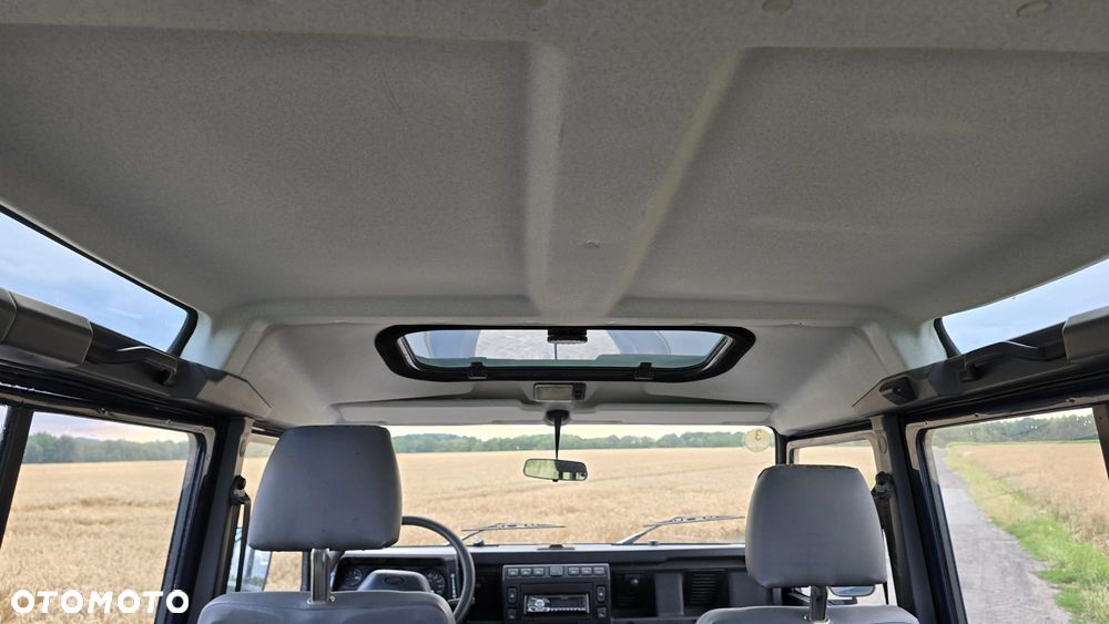 Land Rover Defender - 14
