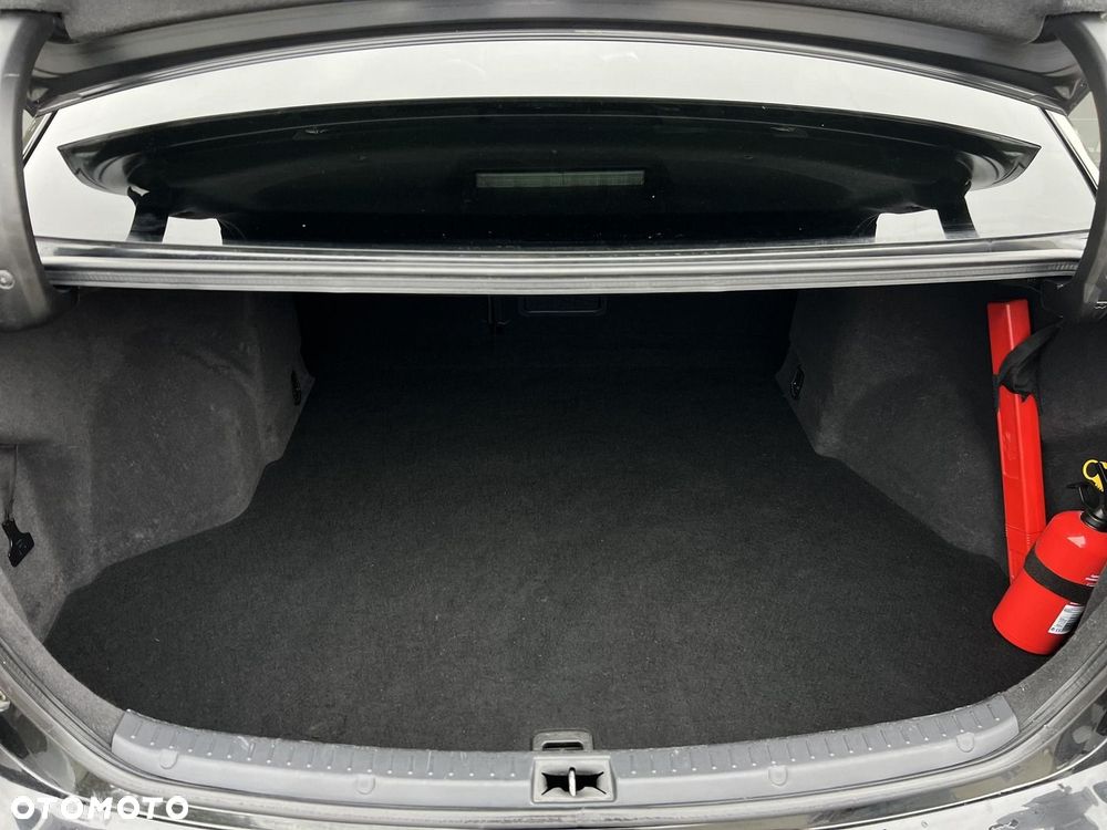 Toyota Avensis 1.8 Premium MS - 16