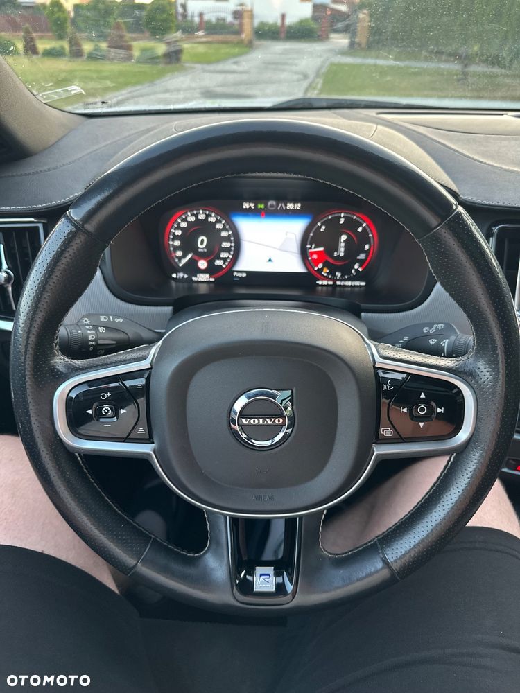 Volvo V90 D3 R-Design - 27