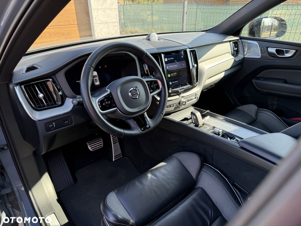 Volvo XC 60 B4 D AWD R-Design - 11