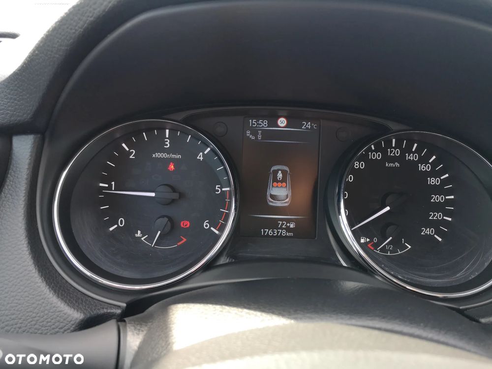 Nissan Qashqai 1.6 DCi 4x4 Tekna - 9
