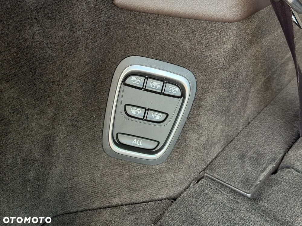 Renault Espace 1.6 dCi Energy Initiale Paris EDC 7os - 10