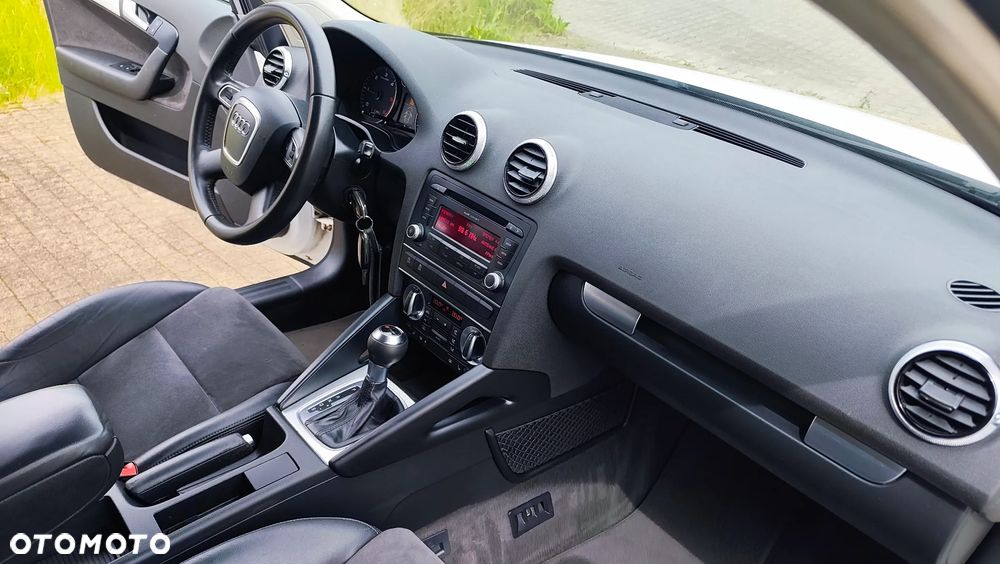 Audi A3 Sportback 2.0 TDI DPF S tronic S line Sportpaket (plus) - 22