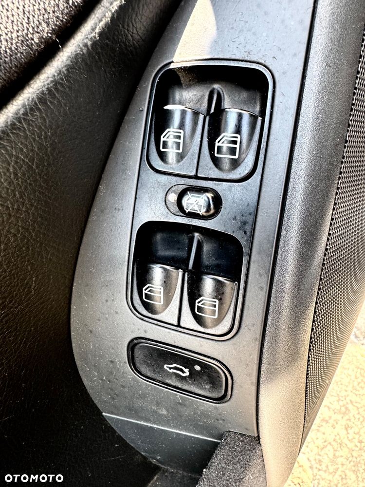 Mercedes-Benz Klasa C 220 CDI Classic - 16