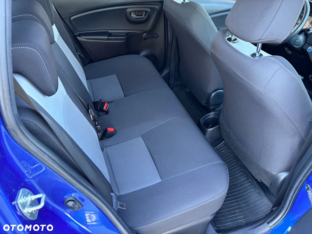 Toyota Yaris Hybrid 100 Dynamic - 24