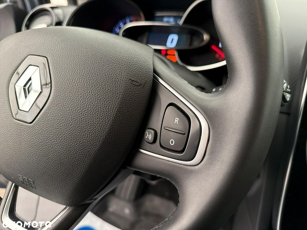 Renault Clio - 22