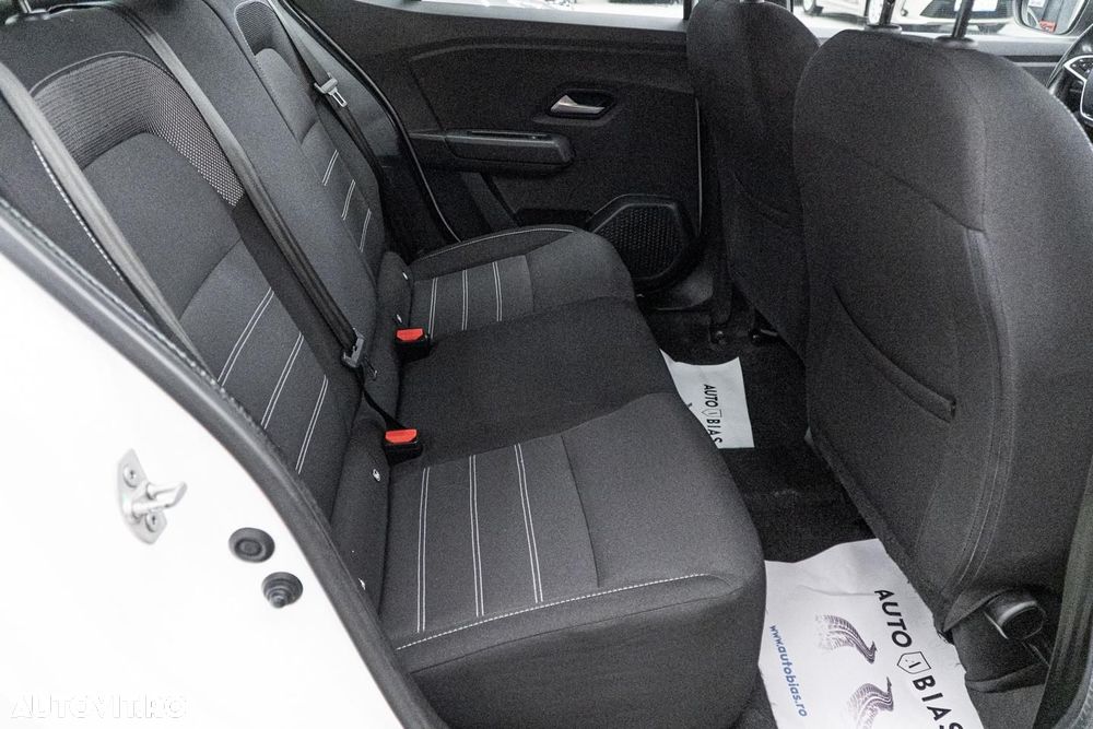 Dacia Logan TCe 90 MT6 Prestige - 9