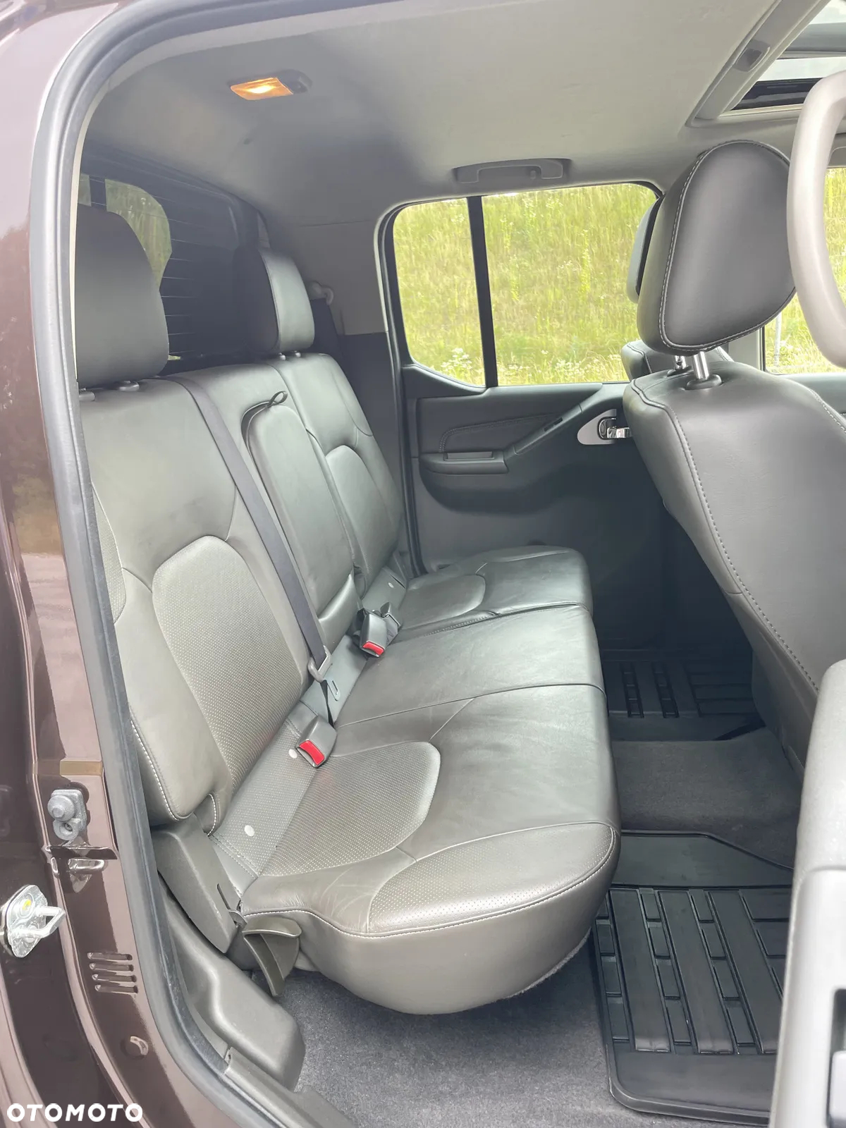 Nissan Navara 2.5 D Platinum Long - 34