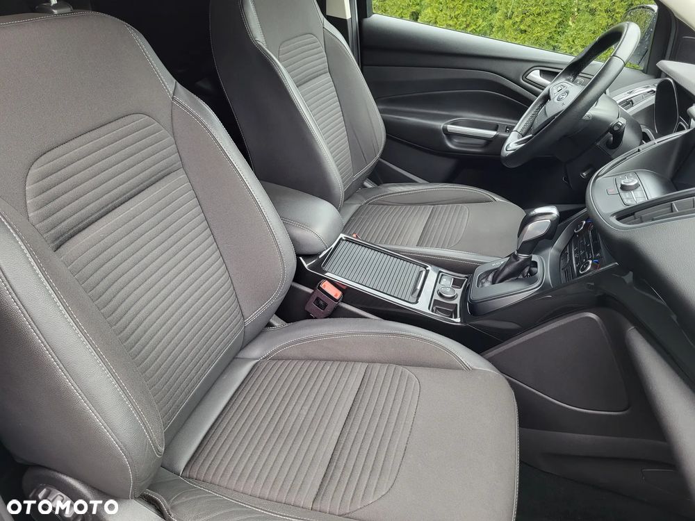 Ford Kuga - 10