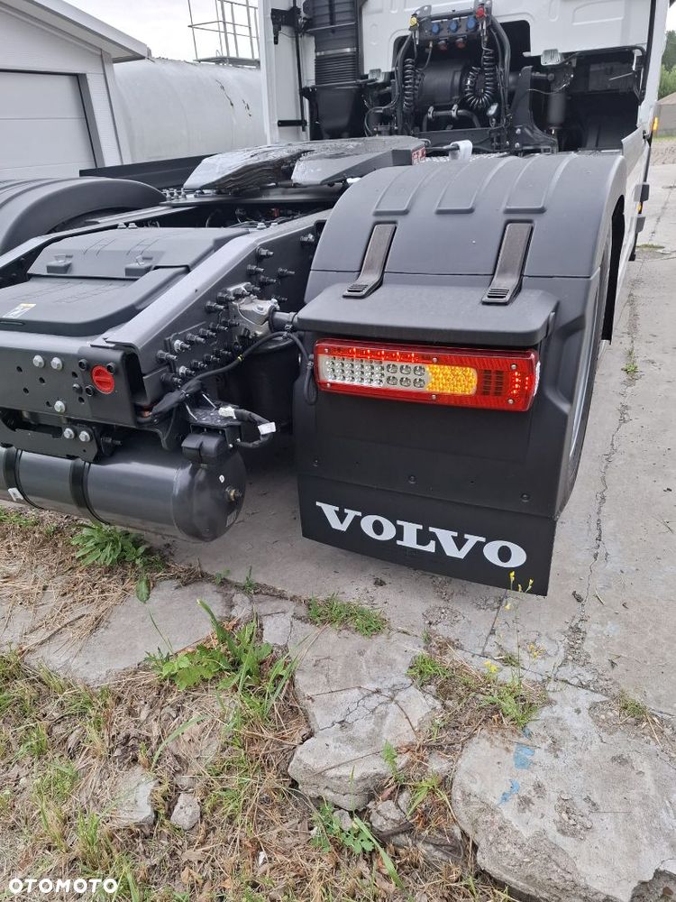 Volvo - 8