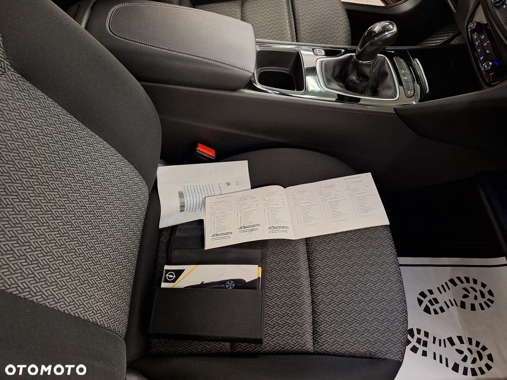 Opel Insignia 1.5 T Exclusive S&S - 37