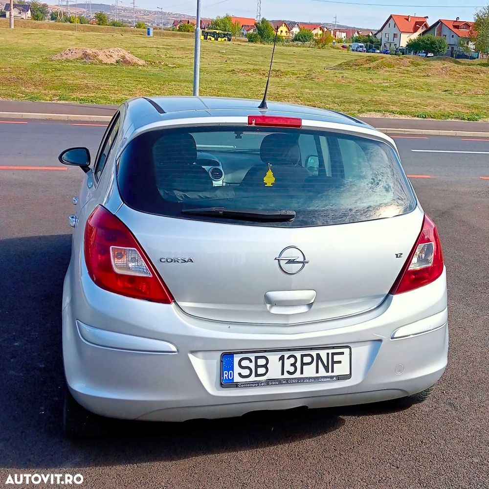 Opel Corsa 1.2 Essentia - 4