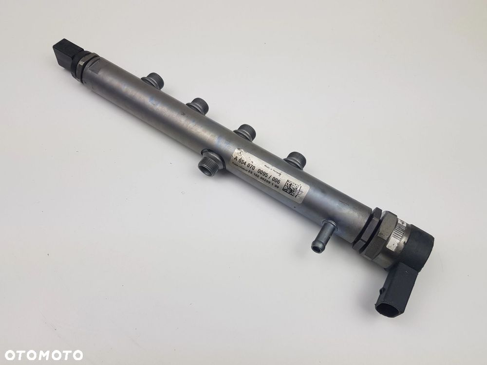 NOWA ORYGINALNA Listwa wtryskowa Mercedes w205 w213 w247 2.0 CDI A6540700095 - 2