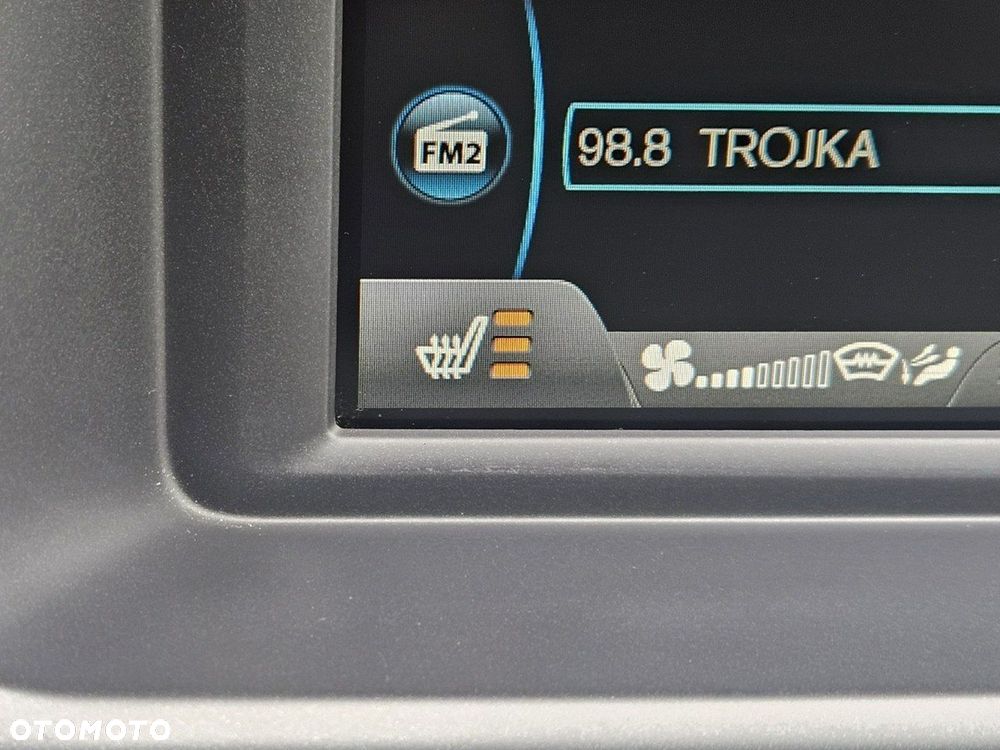 Volvo V40 Cross Country - 19