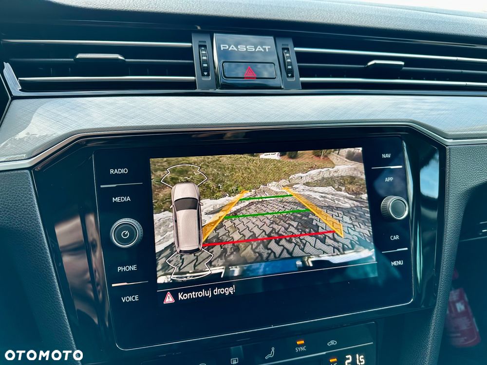 Volkswagen Passat - 18