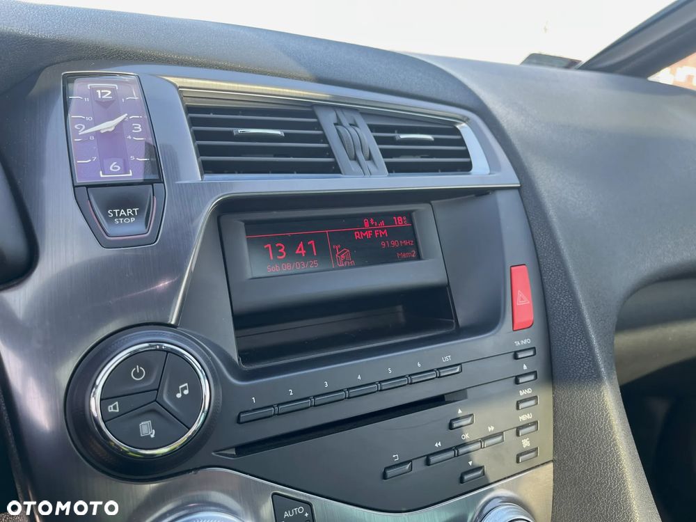 Citroën DS5 e-HDi 110 EGS6 Chic - 19