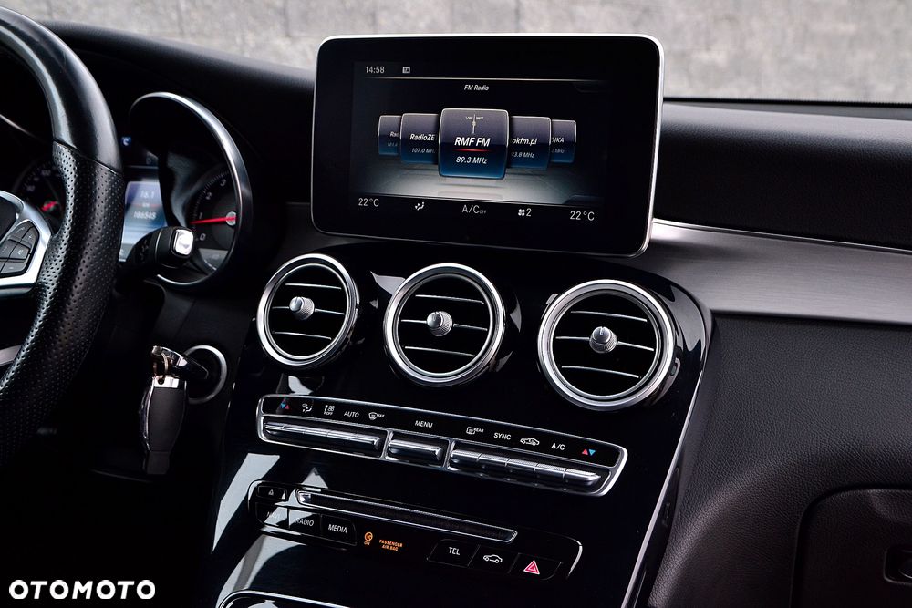 Mercedes-Benz GLC 250 4Matic 9G-TRONIC AMG Line - 21