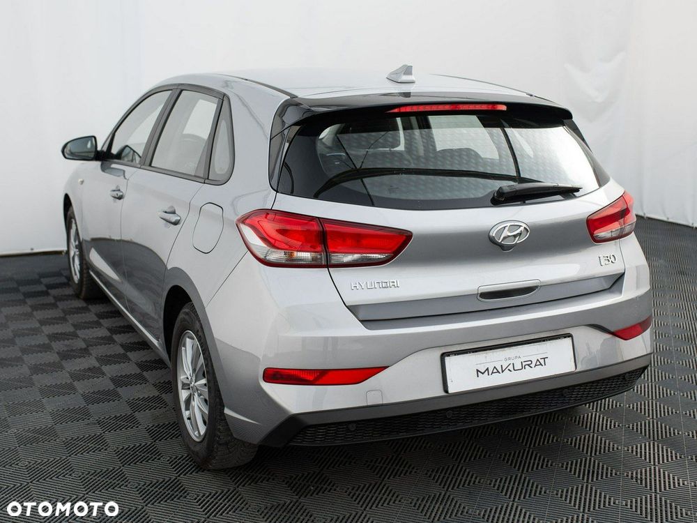 Hyundai i30 1.5 DPI Classic + - 5