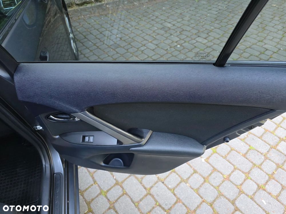 Toyota Avensis 2.0 D-4D Edition - 19