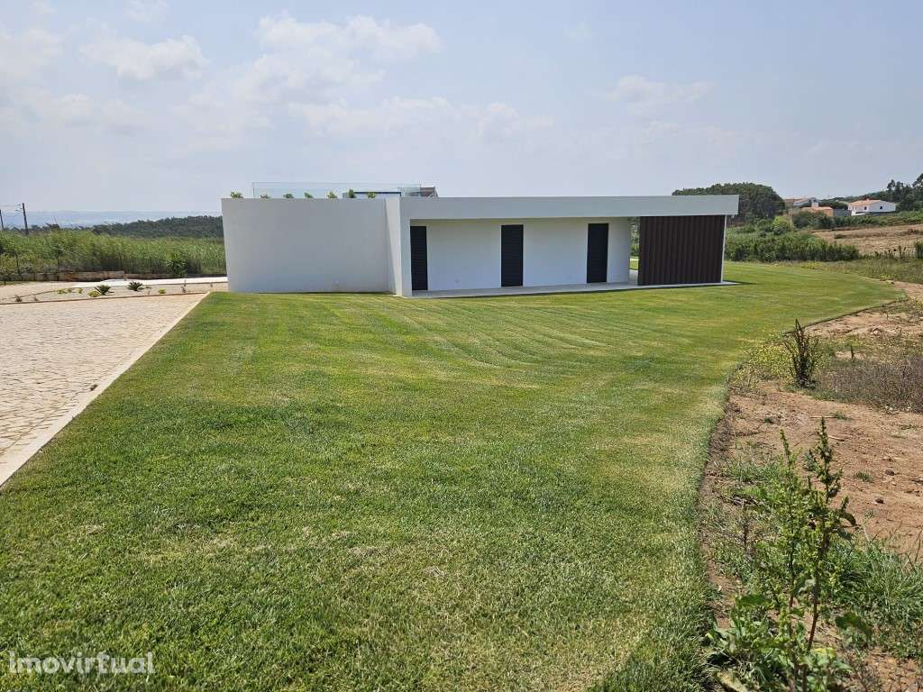 Moradia com 1,8 hectares de terreno e vistas deslumbrantes - Grande imagem: 2/37