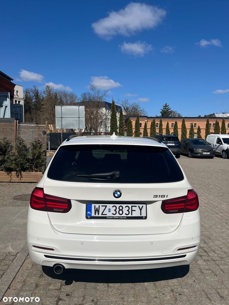 BMW Seria 3 318i Sport Line - 2