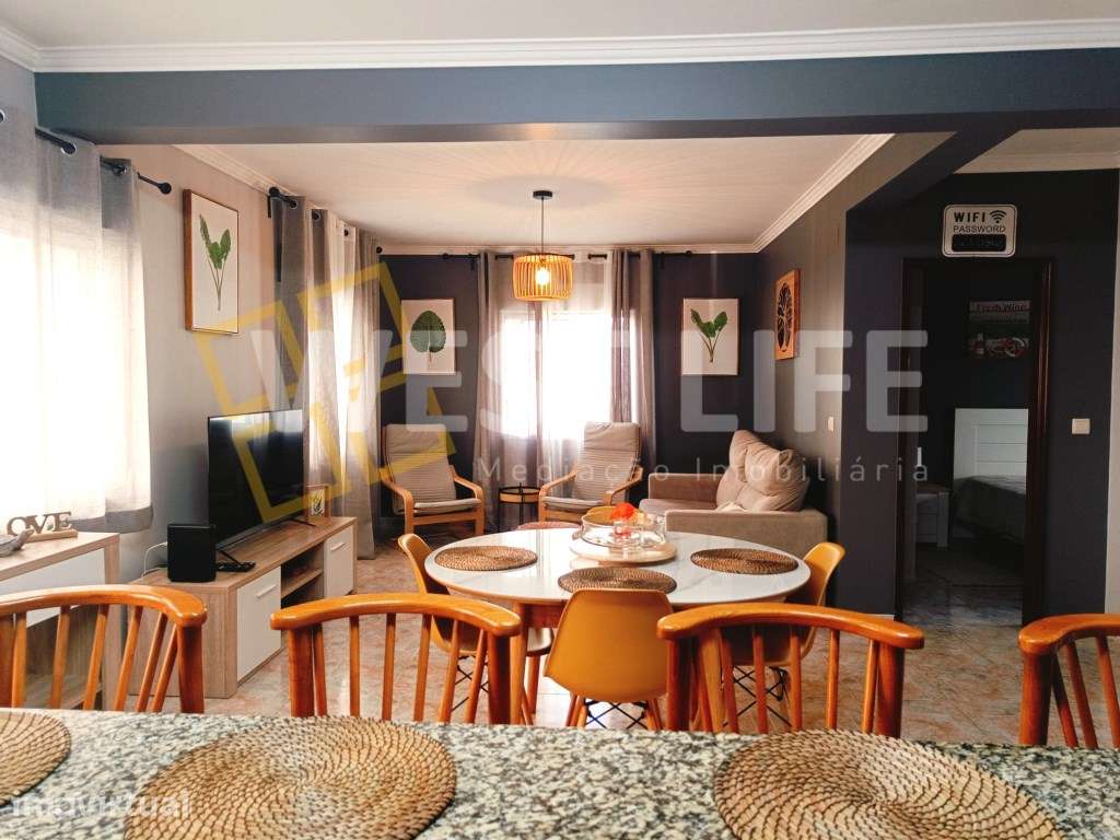 Apartamento no Centro - Mobilado e com excelente iluminação natural... - Grande imagem: 2/22