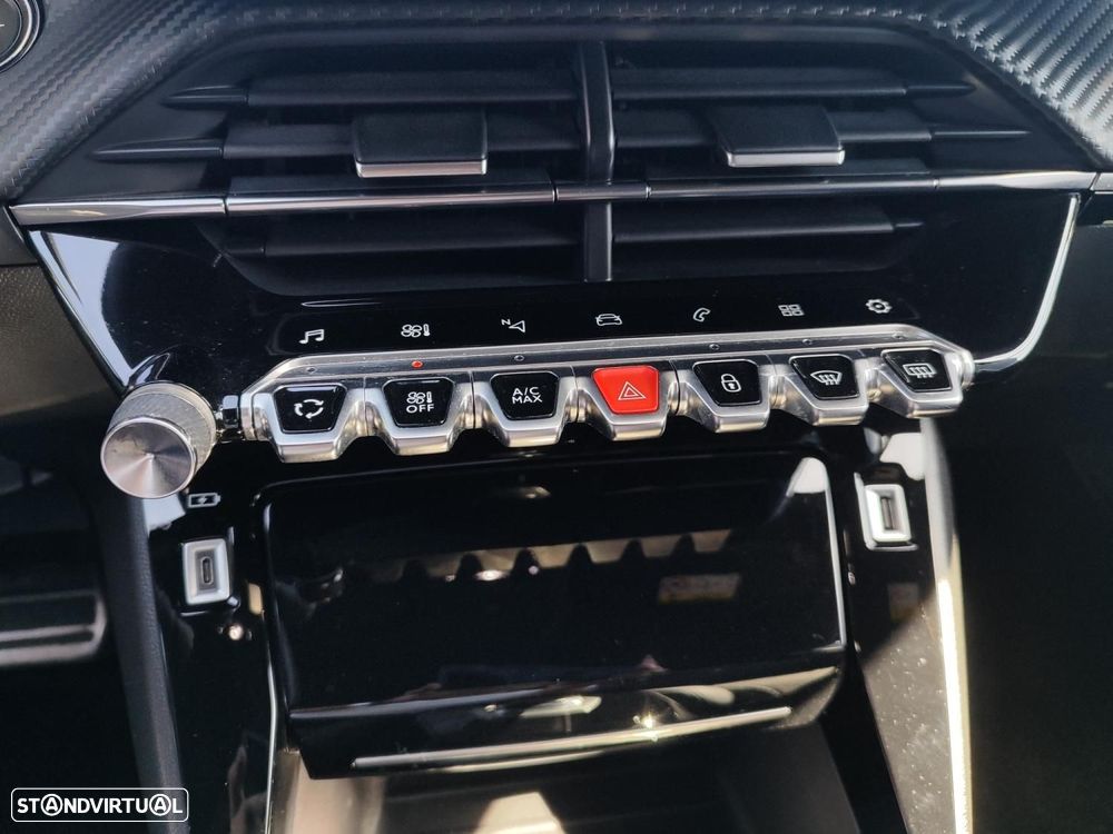 Peugeot e-2008 50 kWh GT - 31