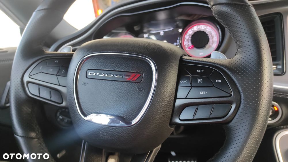 Dodge Challenger 6.4 Scat Pack - 27