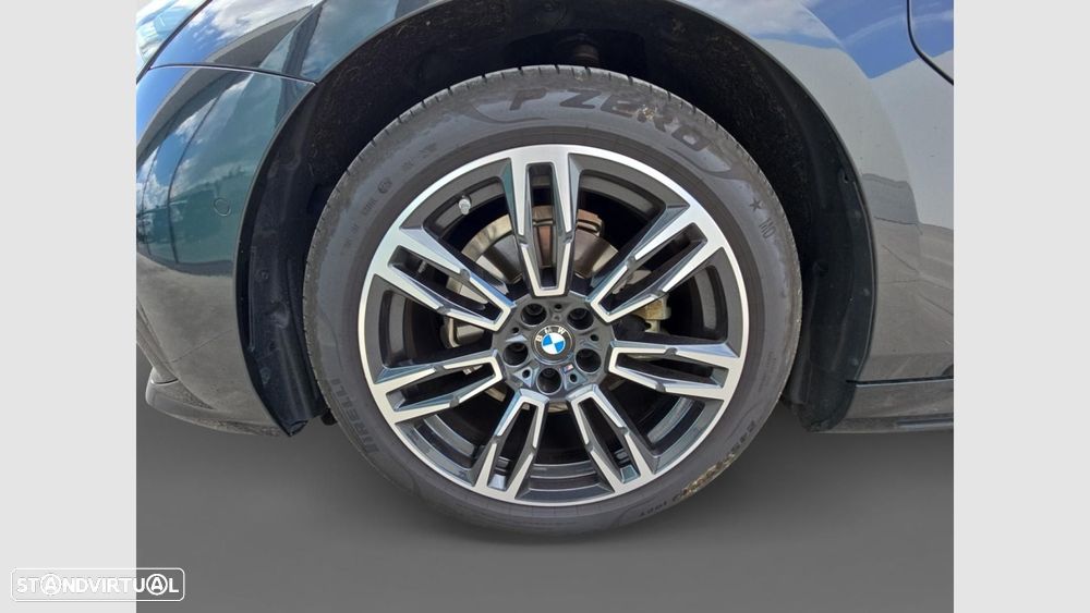 BMW 530 e Pack Desportivo M - 16