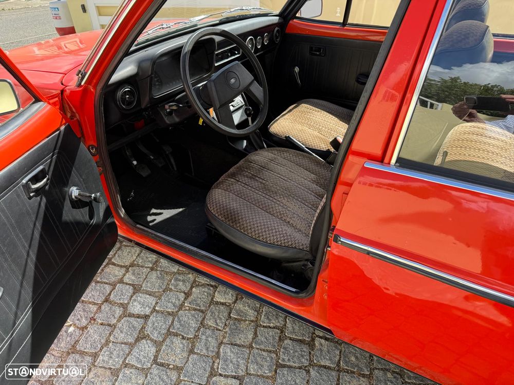 Ford Escort - 12