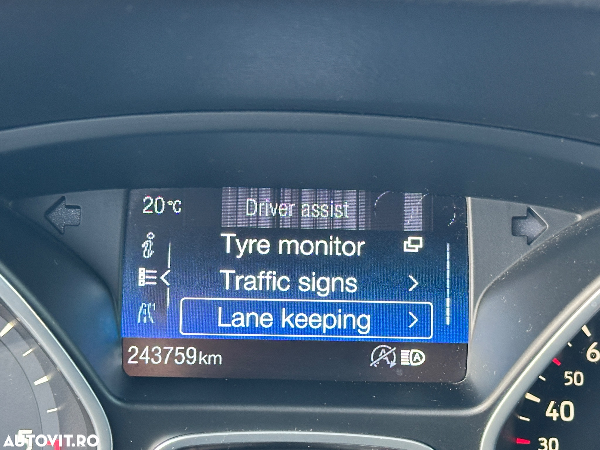 Ford Focus 1.5 EcoBlue Start-Stopp-System TITANIUM - 25