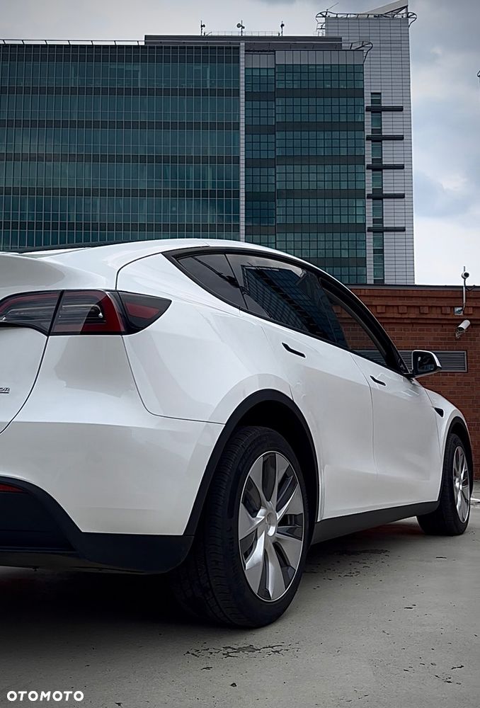 Tesla Y Long Range Dual Motor AWD - 3