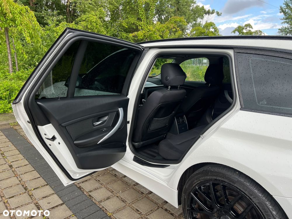 BMW Seria 3 - 32