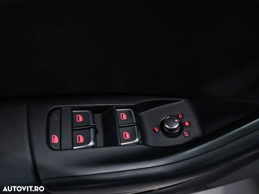 Audi Q3 2.0 TFSI Quattro Stronic Design - 25