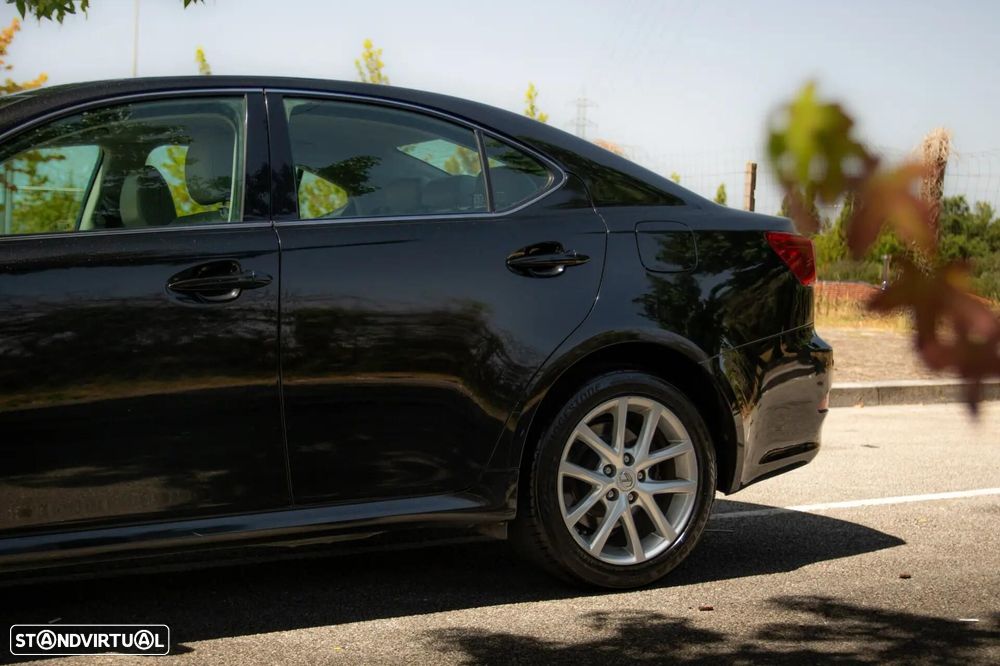 Lexus IS 200 d P.Executive 6G - 52