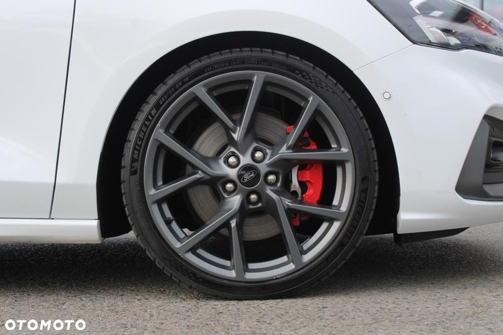 Ford Focus - 37