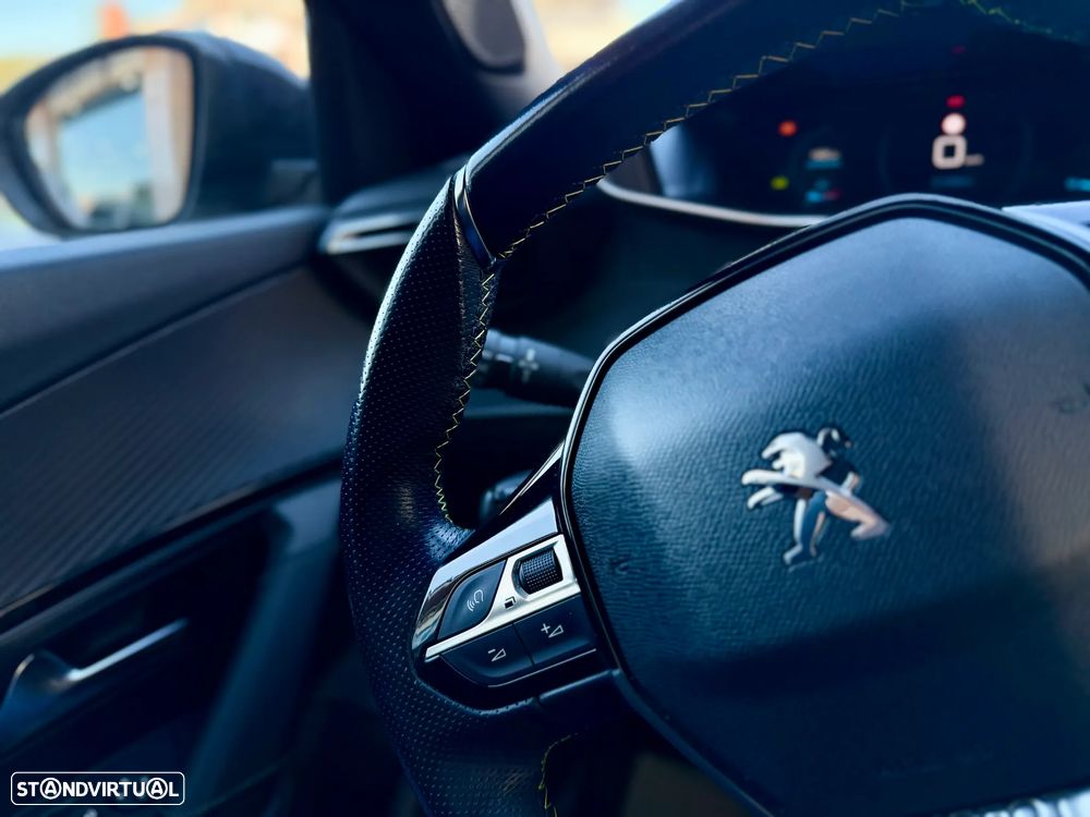 Peugeot 2008 1.2 PureTech GT - 18