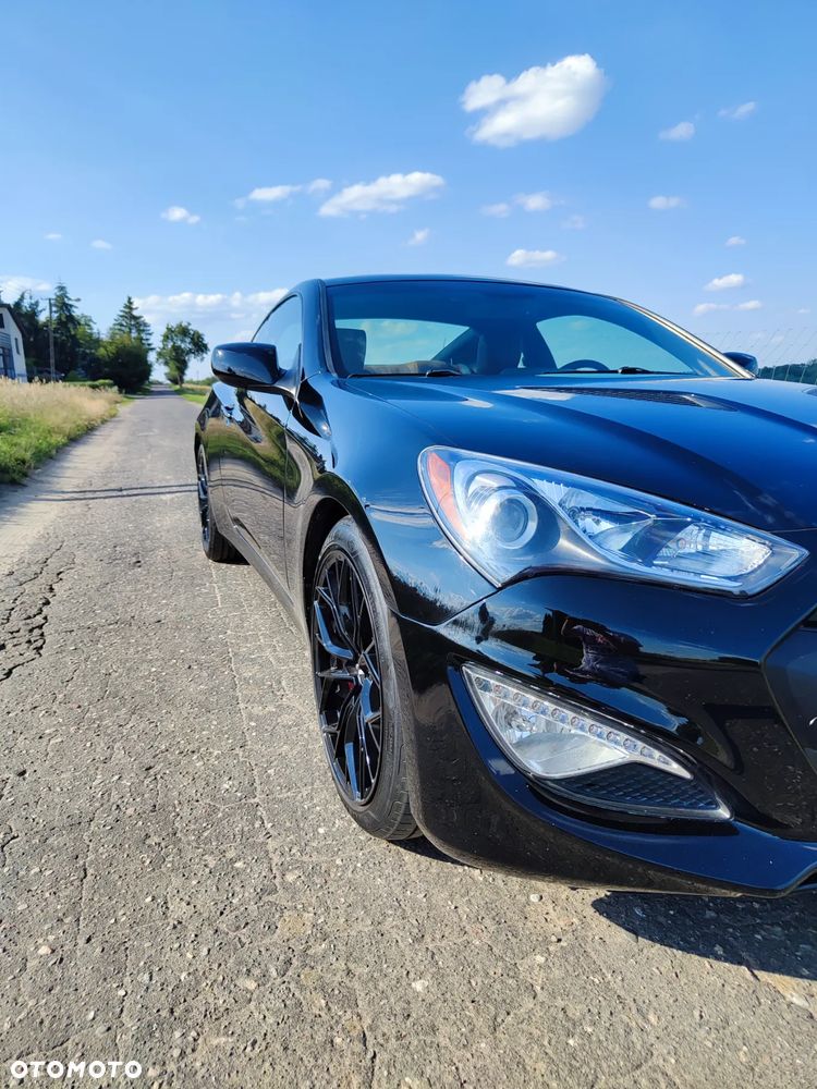 Hyundai Genesis Coupe 3.8 V6 Executive - 3