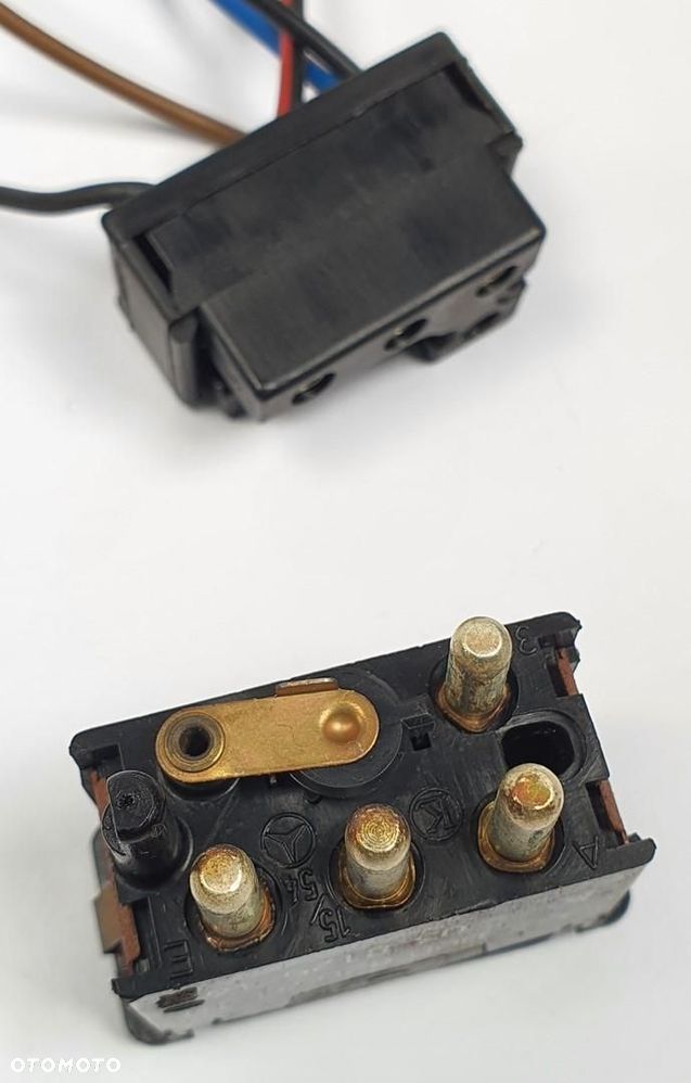 PRZYCISK PODGRZEWANIA SZYBY MERCEDES W126 - 3