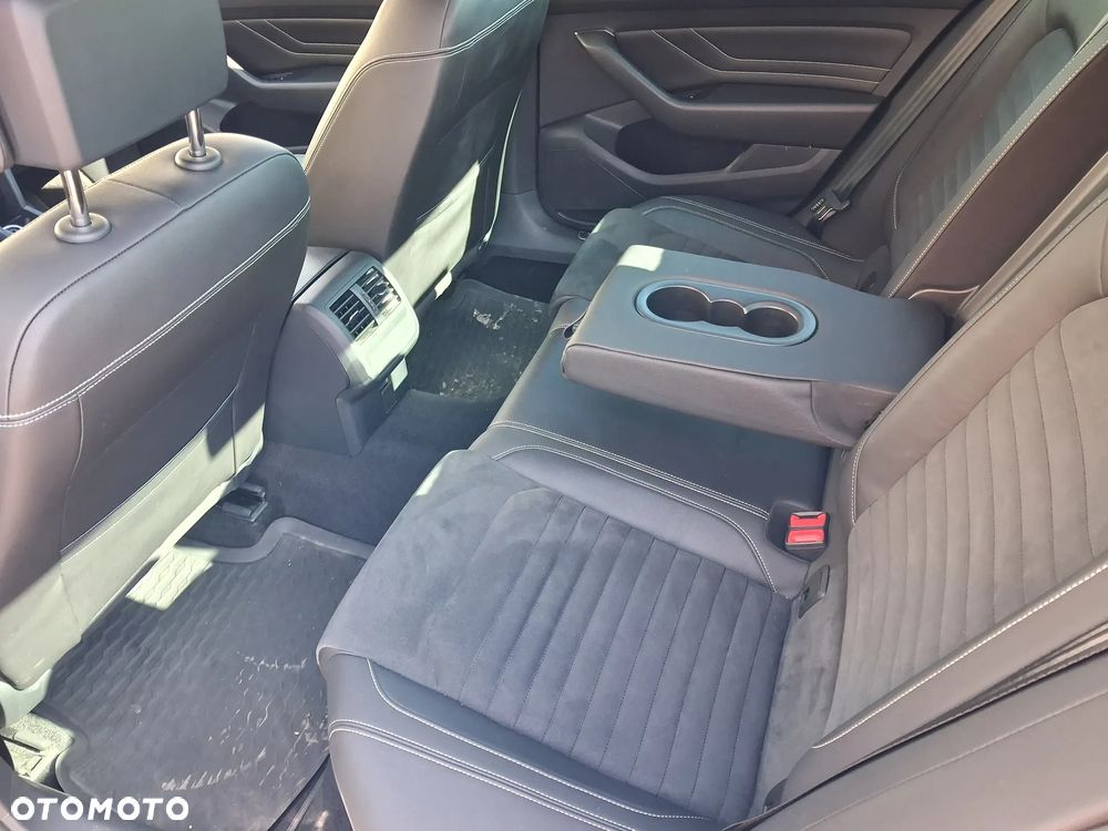 Volkswagen Passat - 10