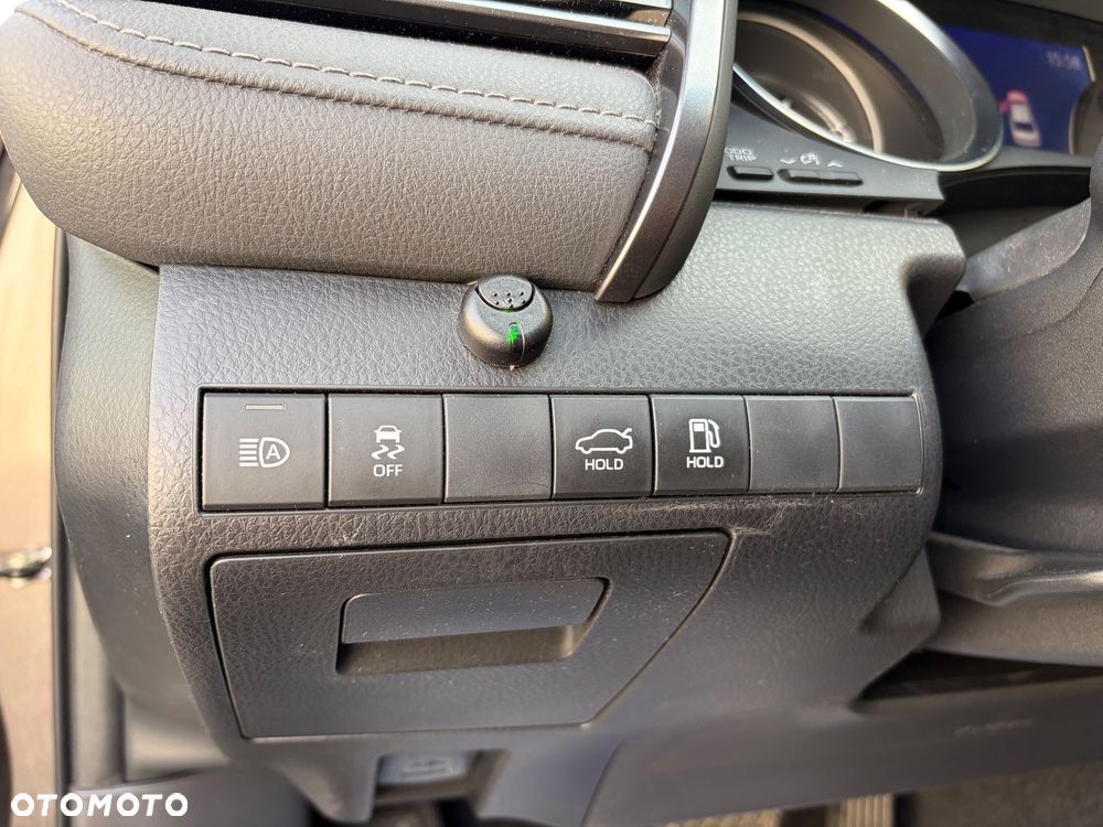 Toyota Camry 2.5 Hybrid Comfort CVT - 13