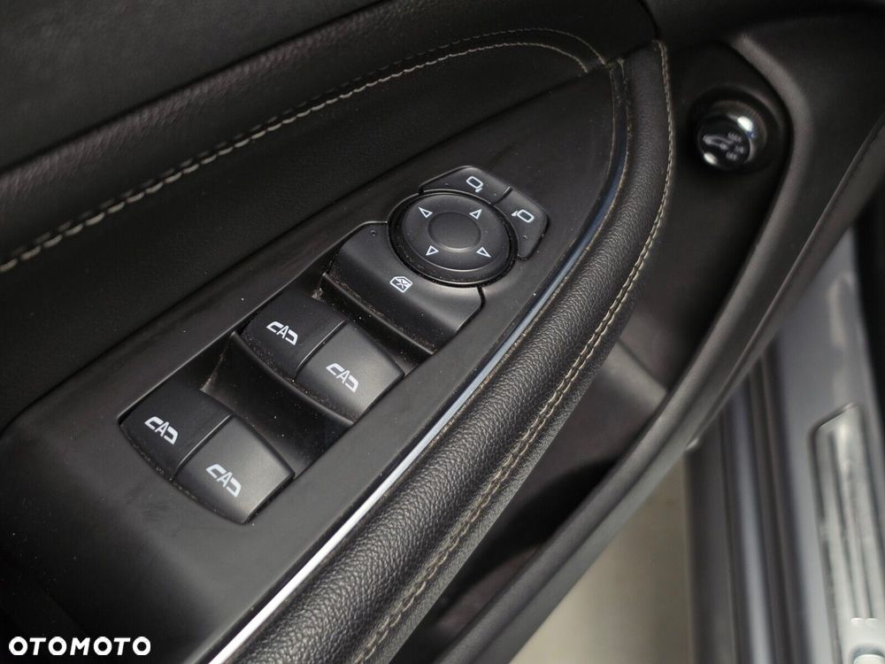 Opel Insignia - 25