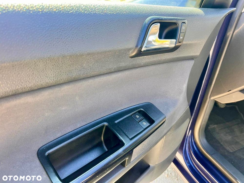 Volkswagen Polo - 17