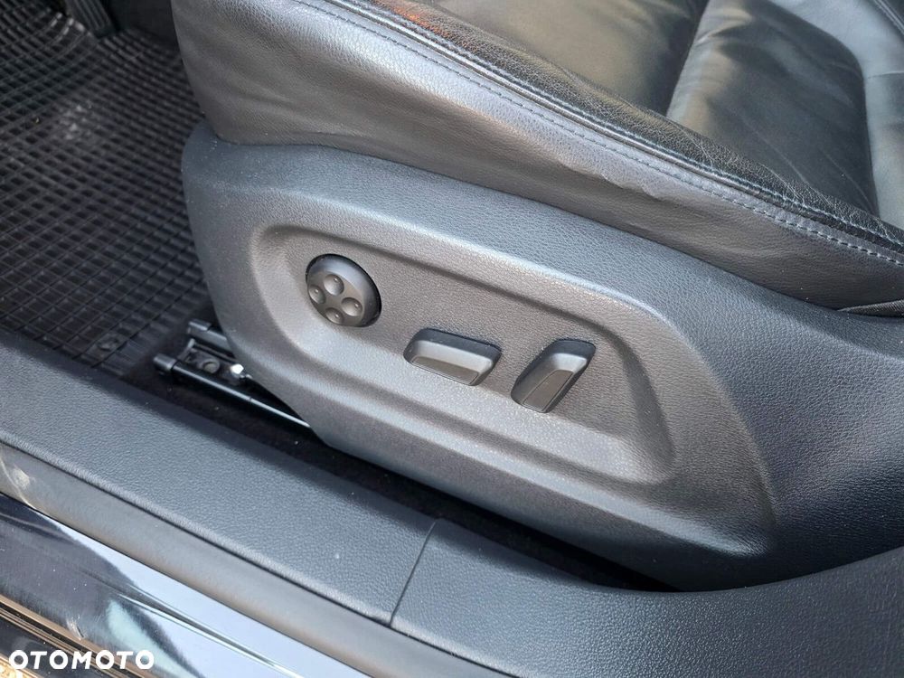 Volkswagen Tiguan - 12