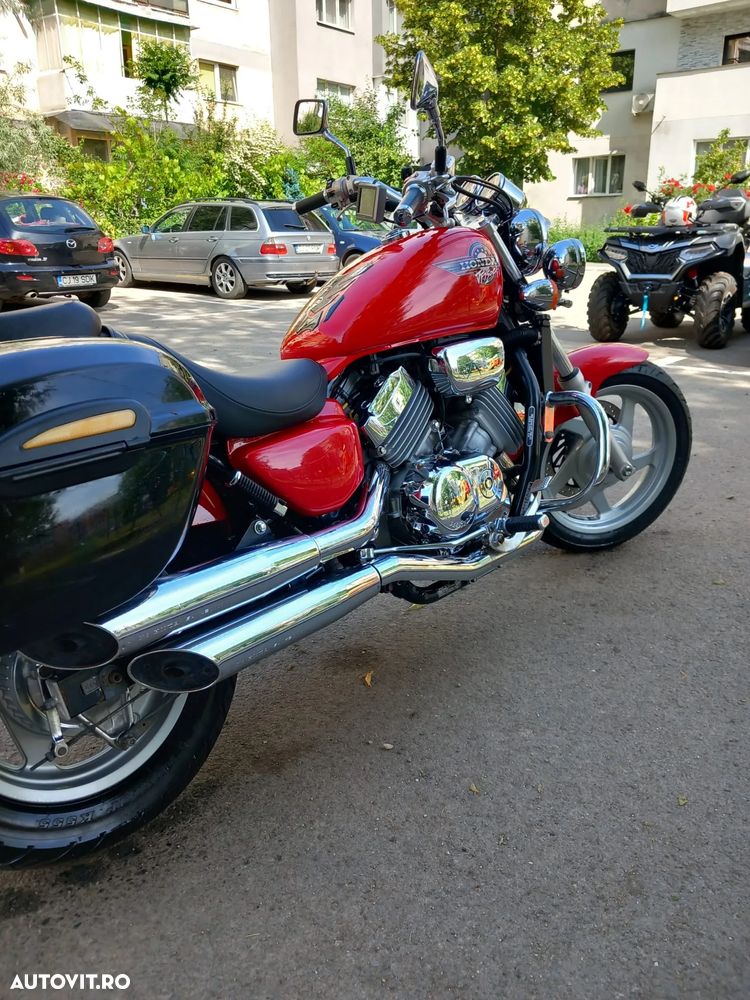 Honda VF 750C Magna - 3
